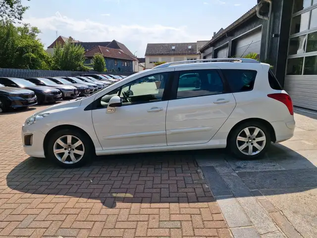 Peugeot 308 view 8