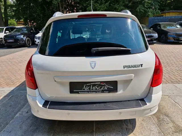 Peugeot 308 view 6