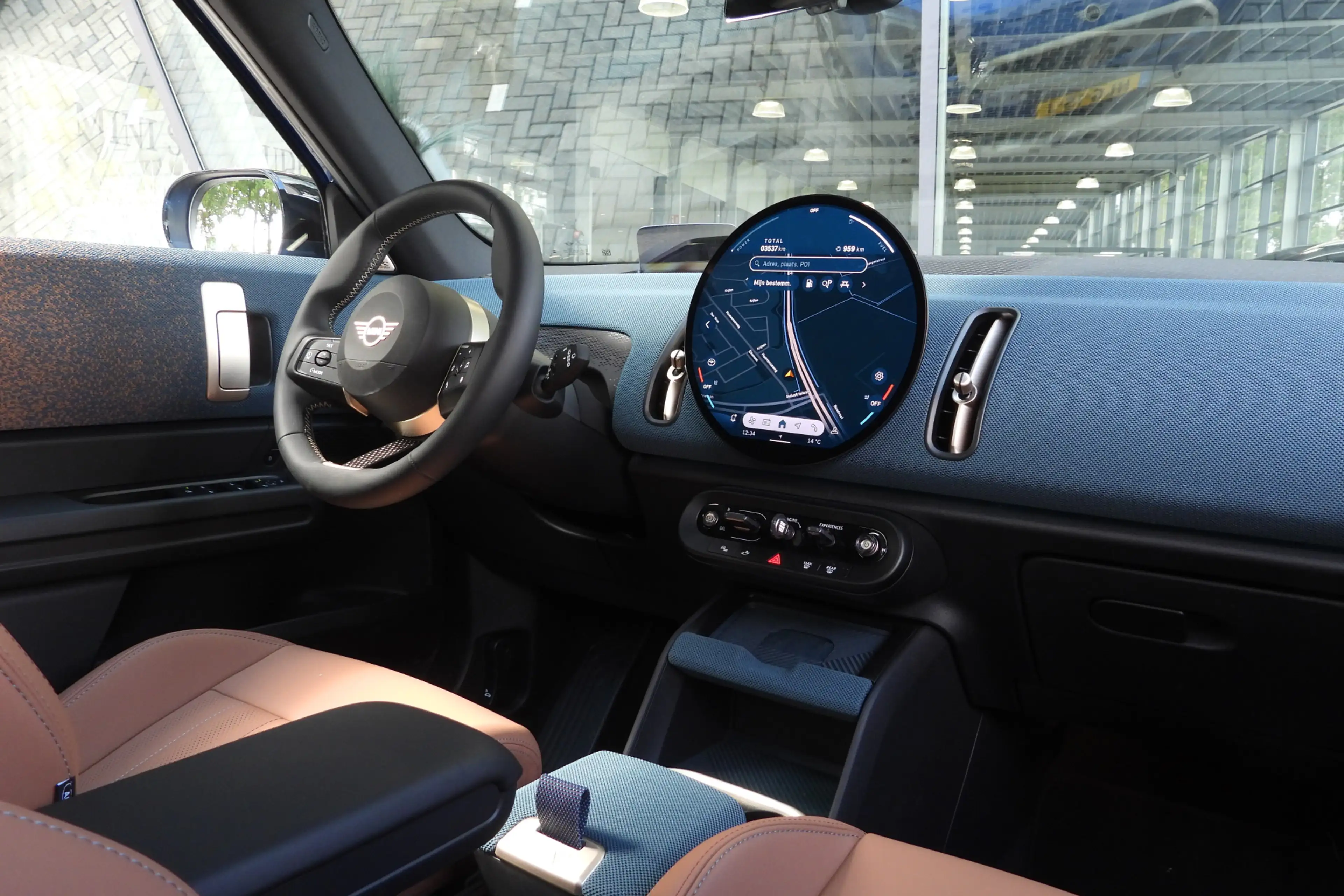 MINI Countryman C Automaat / Favoured Trim / Pakket L / 19" Kaleido — photo 12