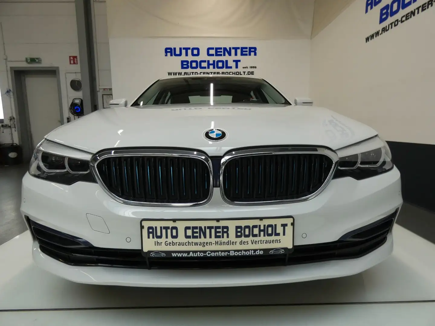 BMW 530 e iPerformance*Sport Line*NaviProf*LED*PDC Blanc - 1