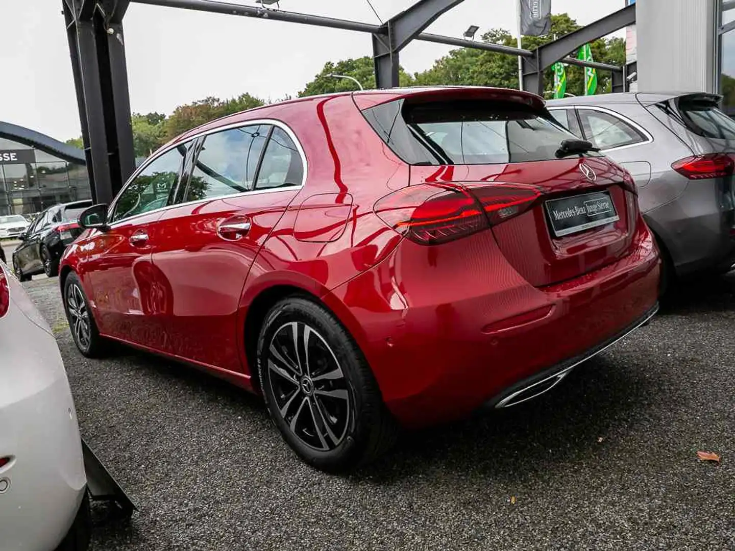 Mercedes-Benz A 180 PROGRESSIVE PANORAMA AMBIENTE KEYLESS Rouge - 2