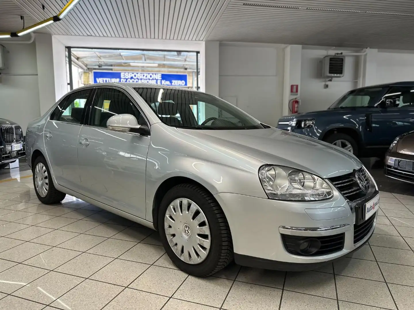 Volkswagen Jetta 1.6 16V FSI Sportline Argent - 1