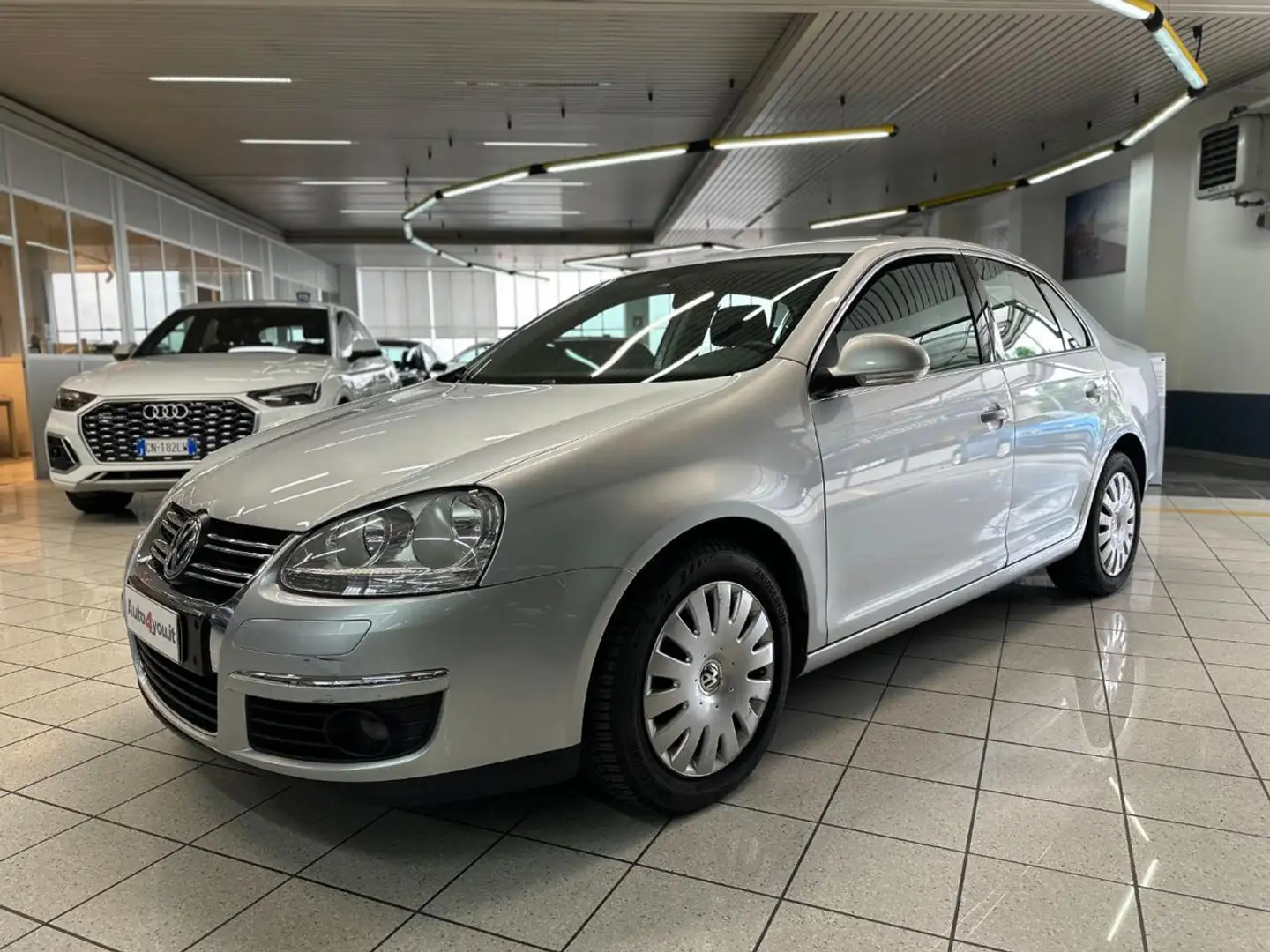 Volkswagen Jetta 1.6 16V FSI Sportline Argent - 2