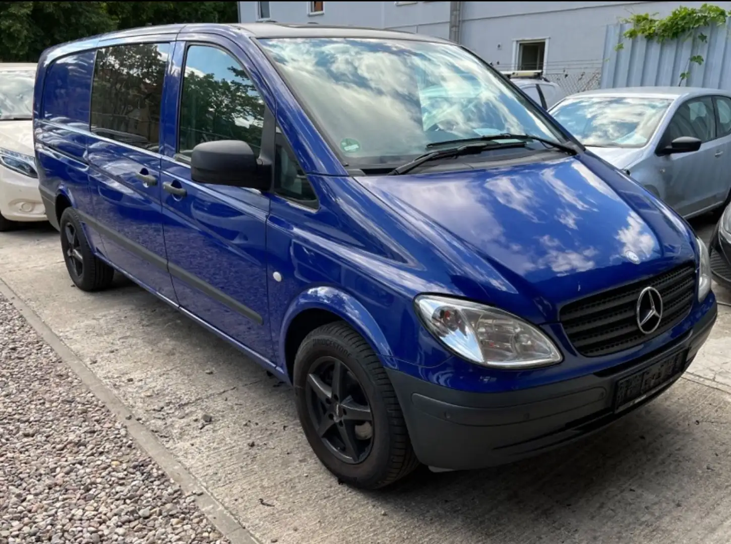 Mercedes-Benz Vito 120 CDI Extralang Automatik Klima 5-Sitzer 1 Hand Blau - 2