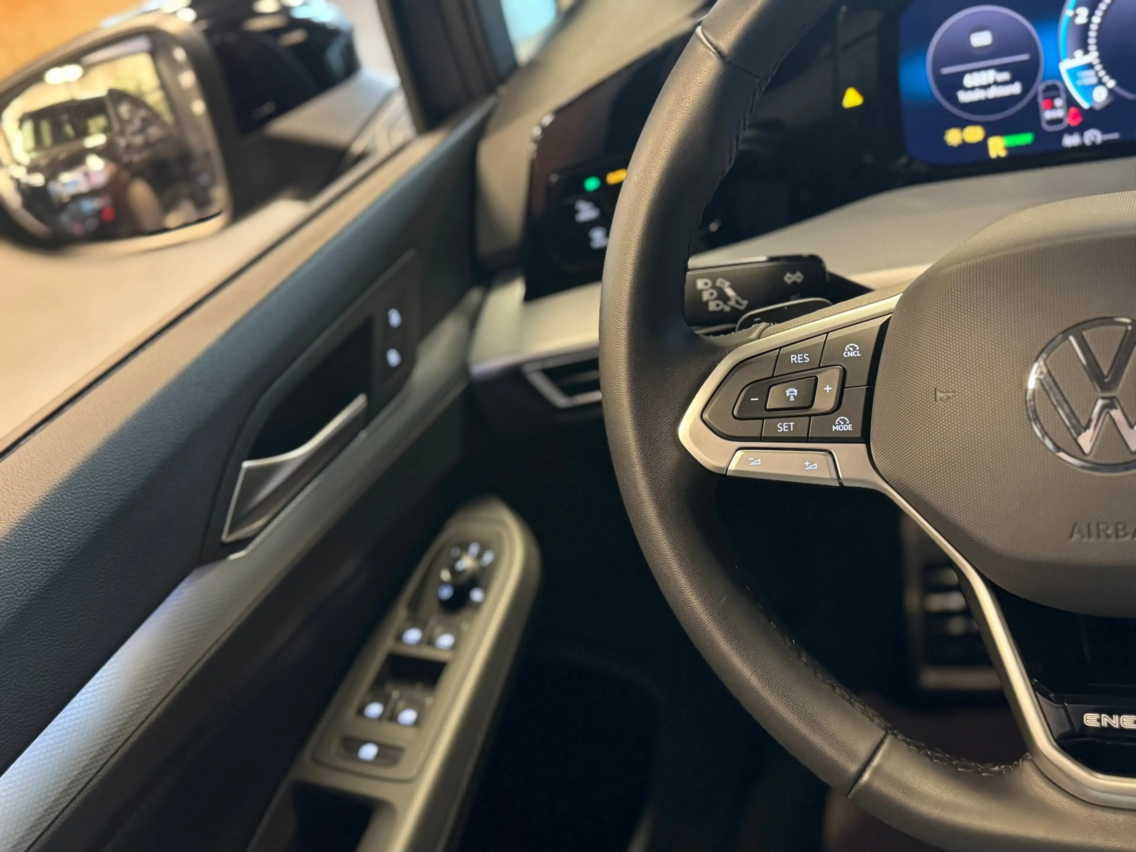 Volkswagen Golf 1.5 eHybrid Energy Edition / Zie omschrijving / IQ — photo 14