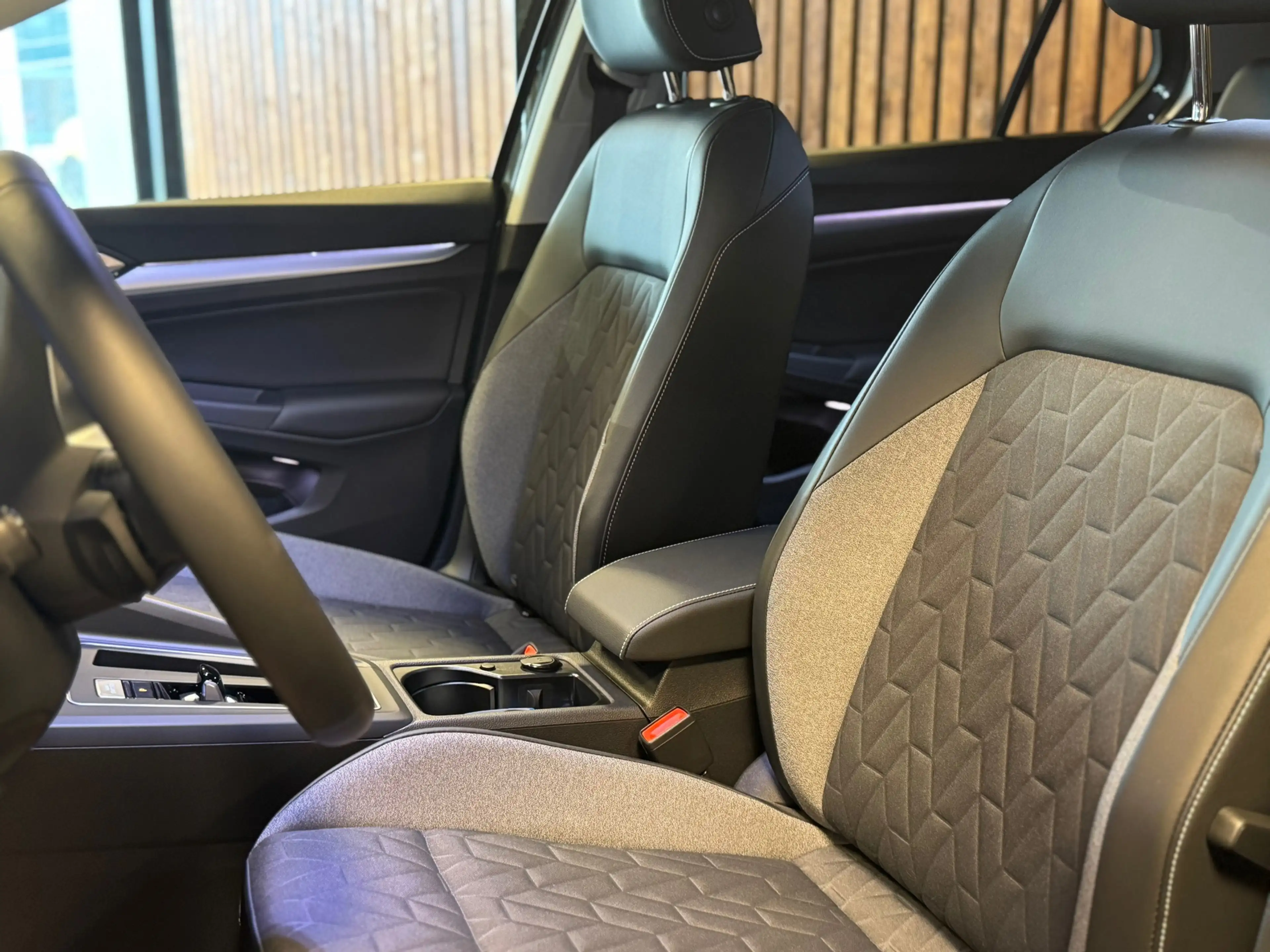 Volkswagen Golf 1.5 eHybrid Energy Edition / Zie omschrijving / IQ — photo 12