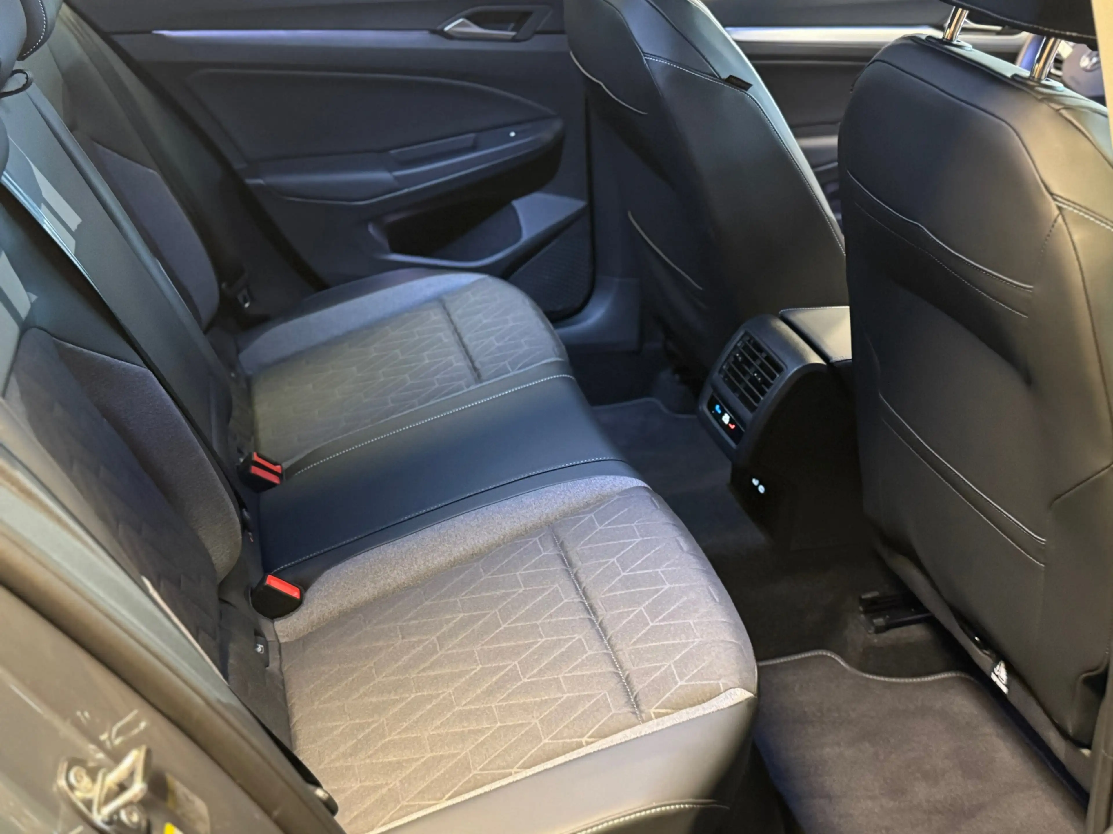 Volkswagen Golf 1.5 eHybrid Energy Edition / Zie omschrijving / IQ — photo 13