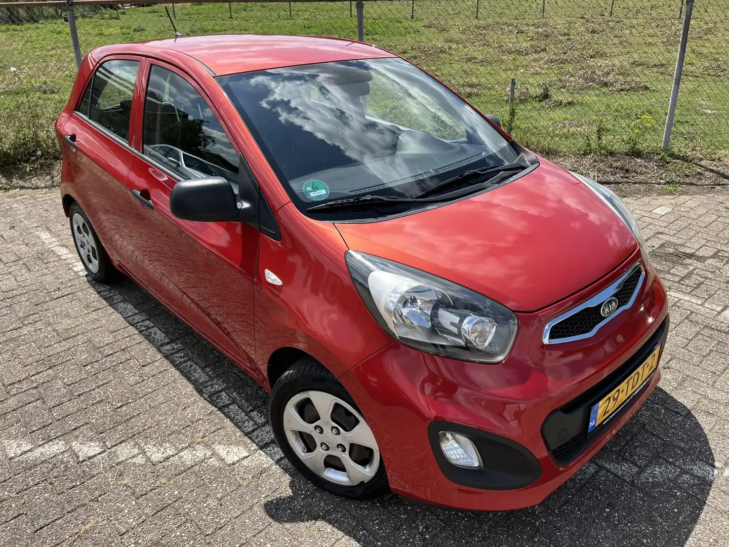 Kia Picanto 1.0 CVVT Comfort Pack Airco Navigatie Rojo - 2