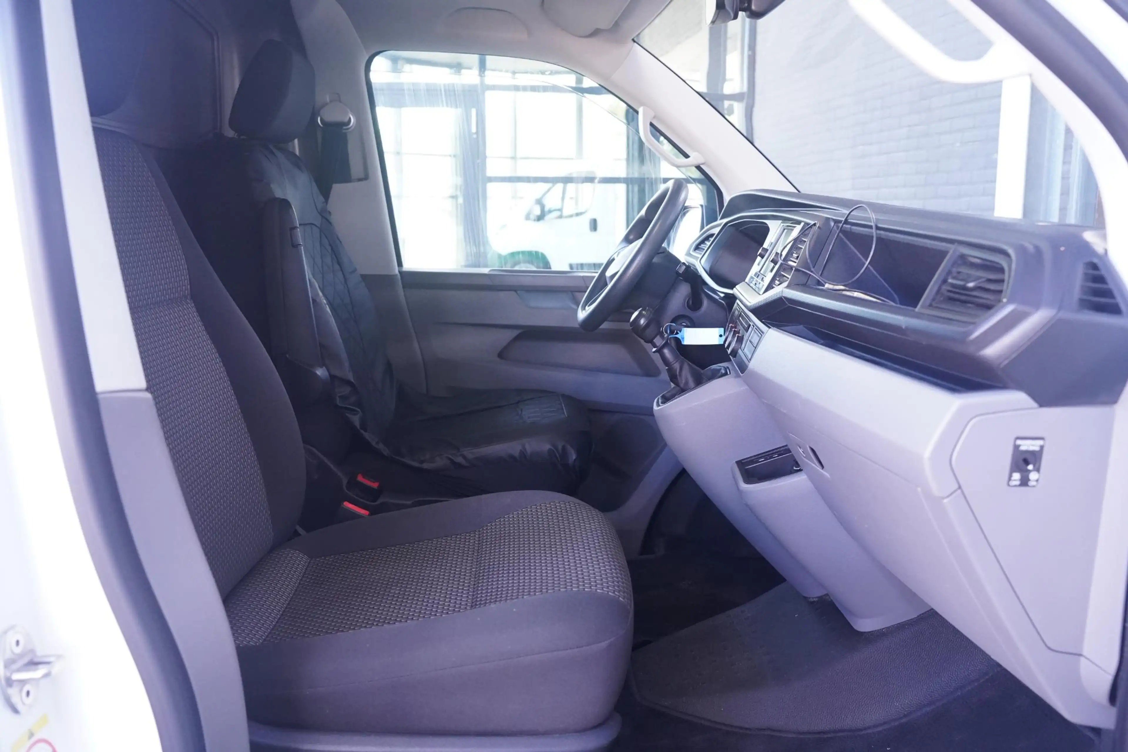 Volkswagen T6.1 Transporter 2.0 TDI 110 pk L2H1 Airco, Two Tone Groen / Wit Cr — photo 19