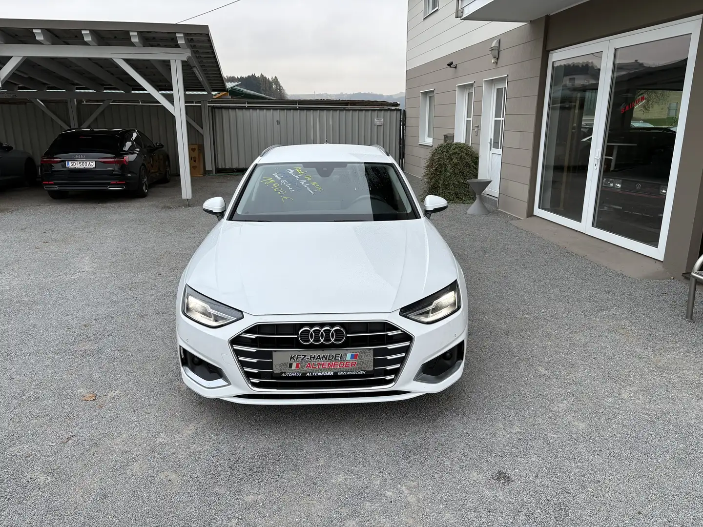 Audi A4 Avant 35 TDI advanced S-tronic "NAVI*AHK*AMBIENTE* Weiß - 2