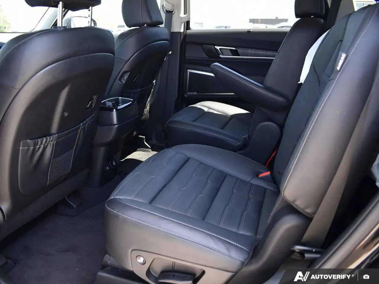 Kia Telluride снимка Kia Telluride