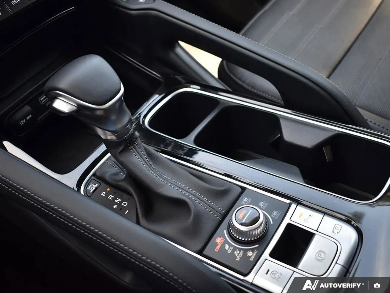 Kia Telluride снимка Kia Telluride
