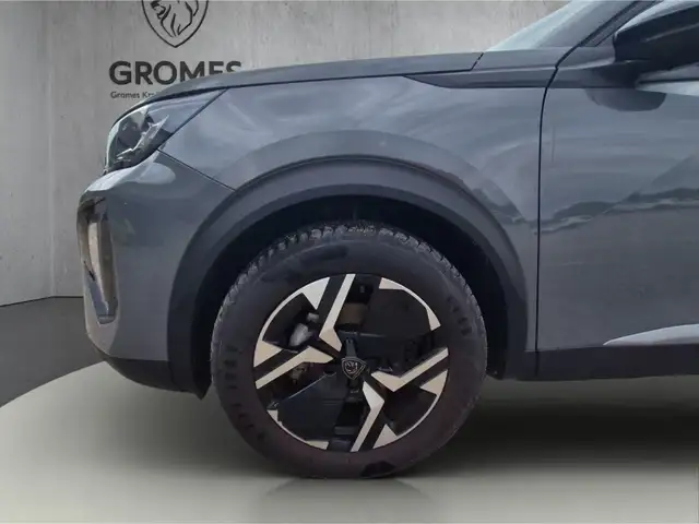 Peugeot 2008 view 11