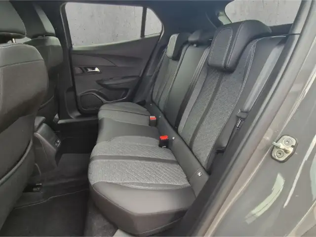 Peugeot 2008 view 8
