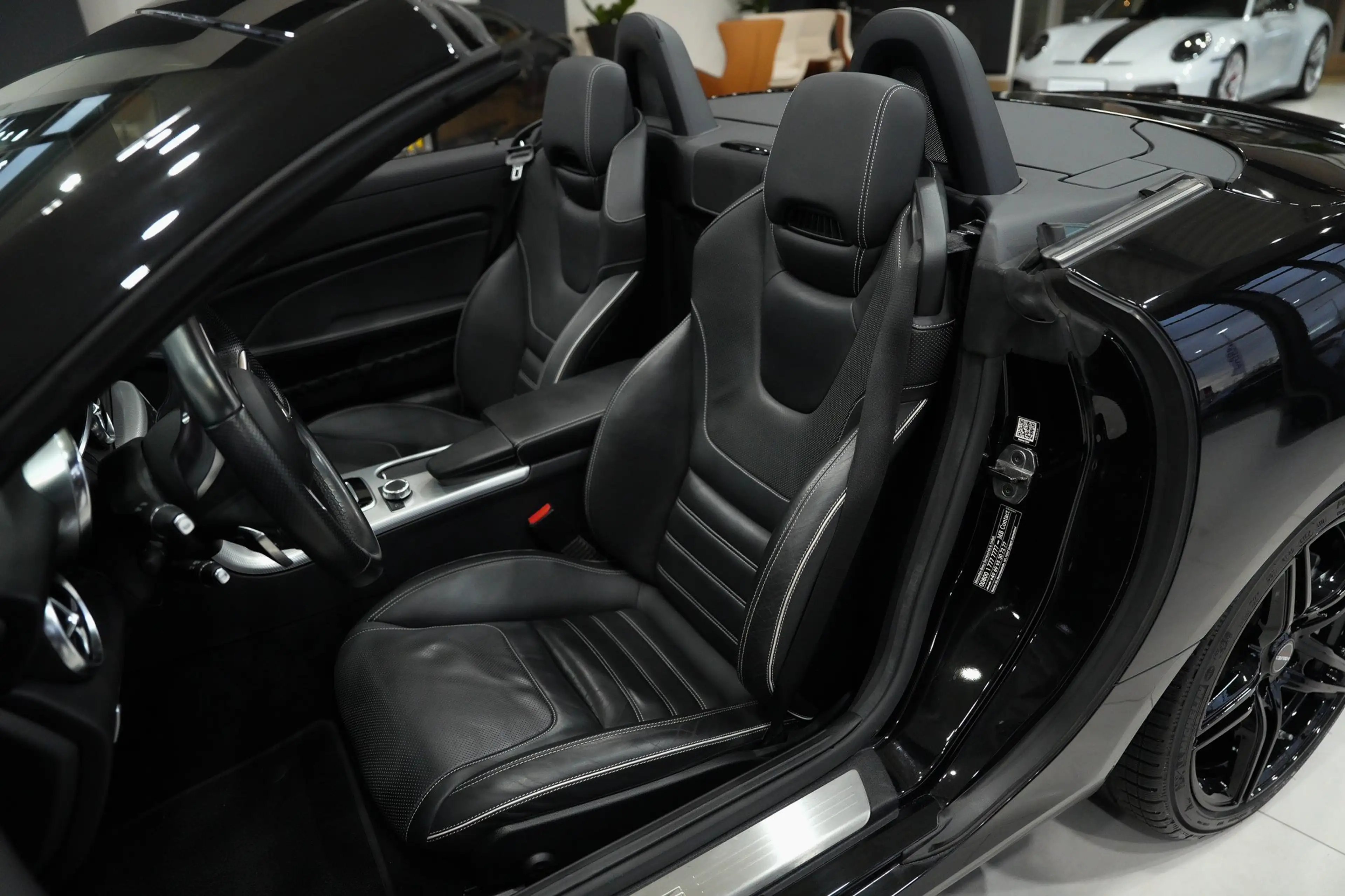 Mercedes-Benz SLC 43 AMG Roadster*SPORT-FAHRWERK*NAPPA*PANO* — photo 12