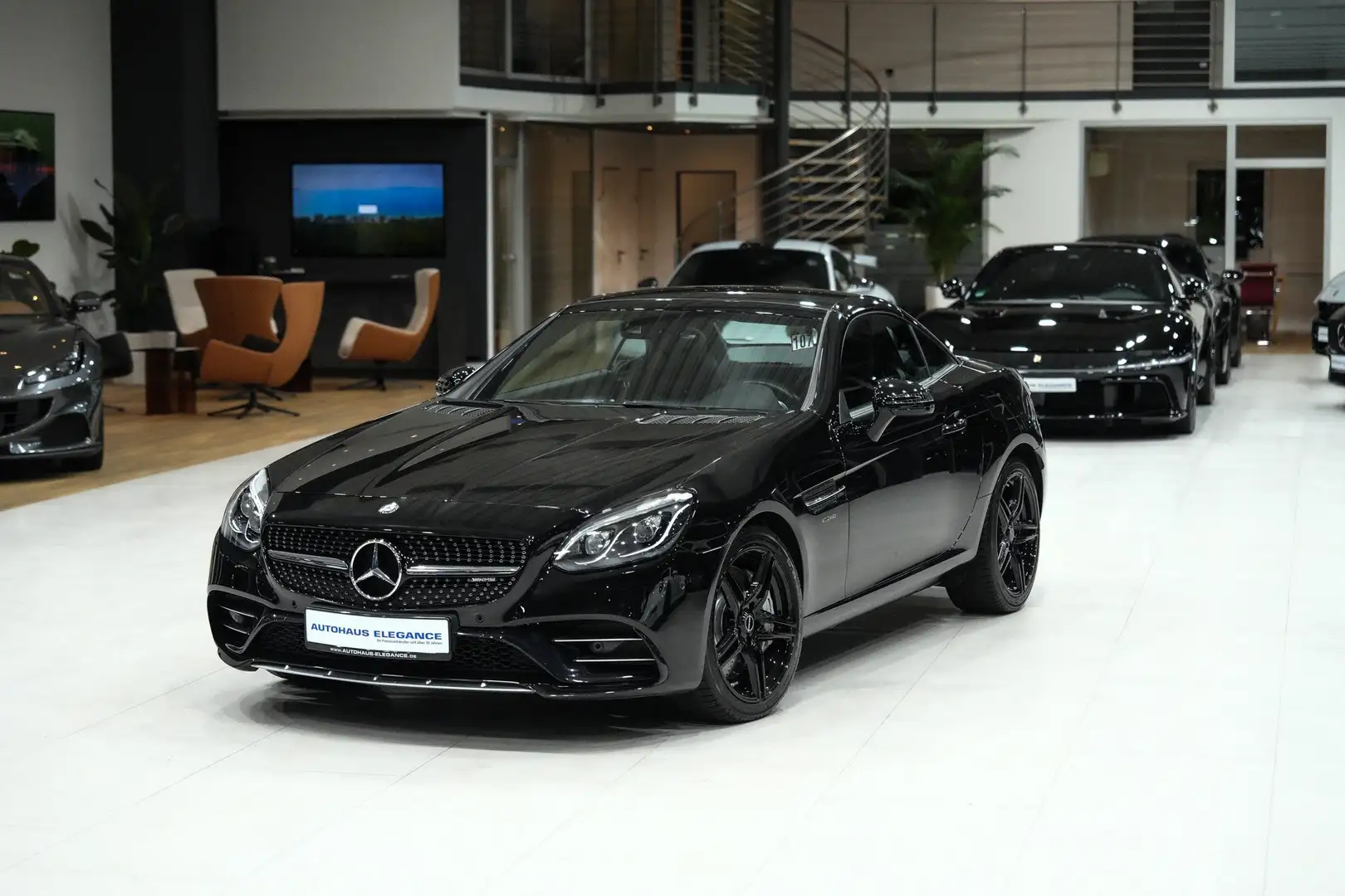Mercedes-Benz SLC 43 AMG Roadster*SPORT-FAHRWERK*NAPPA*PANO* Schwarz - 1