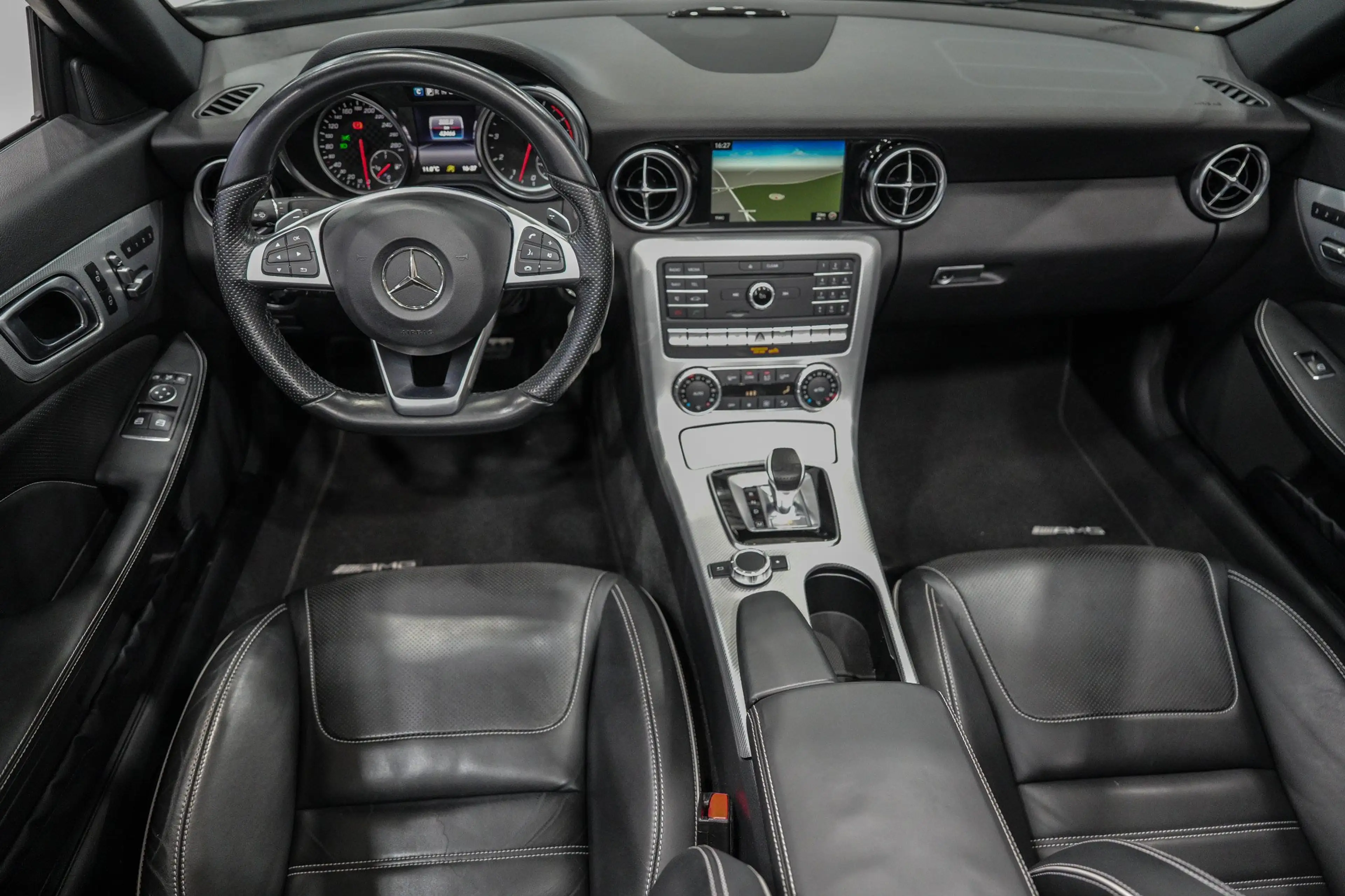 Mercedes-Benz SLC 43 AMG Roadster*SPORT-FAHRWERK*NAPPA*PANO* — photo 13