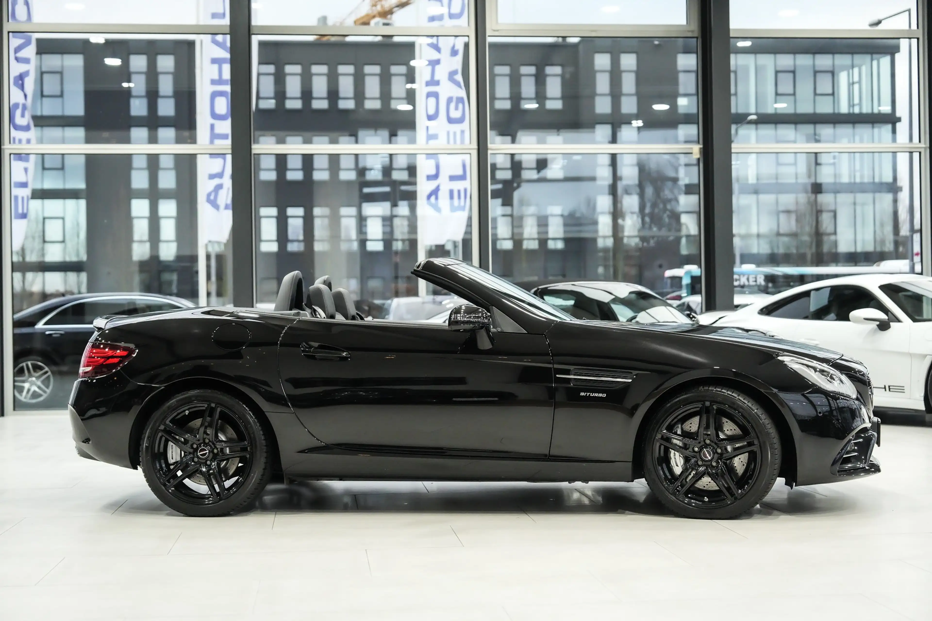 Mercedes-Benz SLC 43 AMG Roadster*SPORT-FAHRWERK*NAPPA*PANO* — photo 8