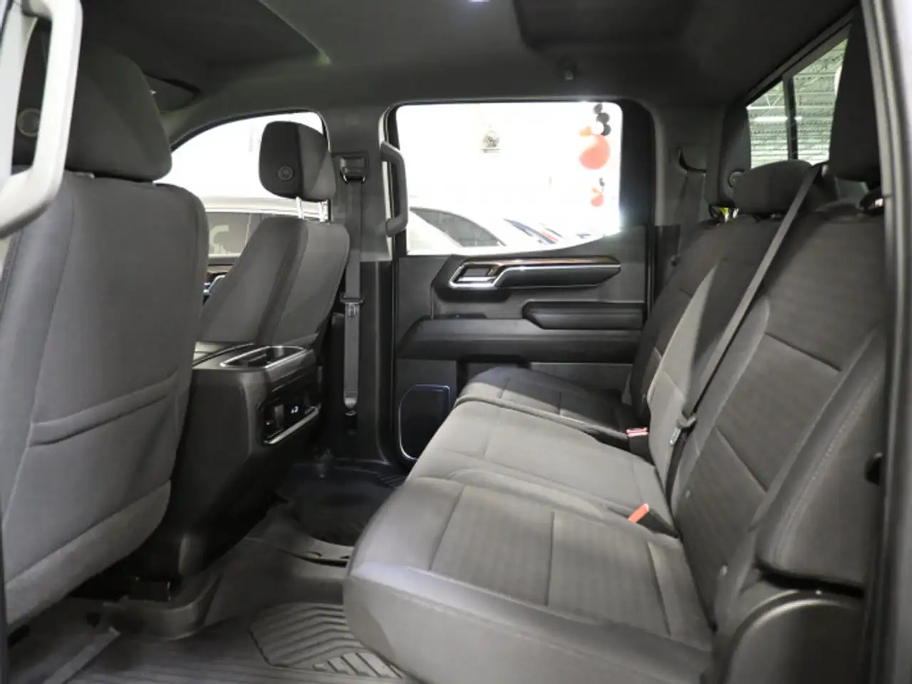 Chevrolet Silverado 1500 снимка Chevrolet Silverado 1500
