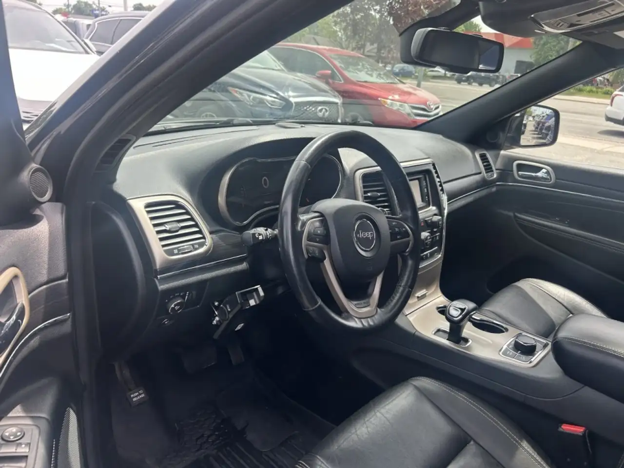 Jeep Grand Cherokee снимка Jeep Grand Cherokee