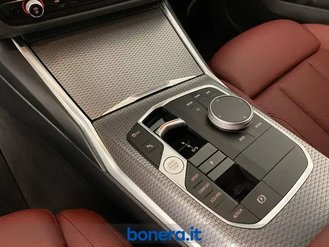 BMW 3 Series view 23