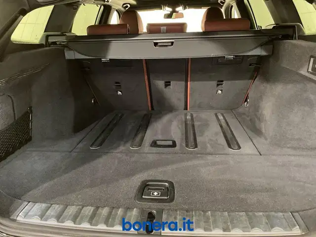 BMW 3 Series view 13