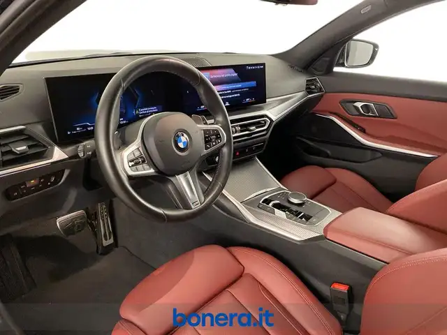 BMW 3 Series view 18