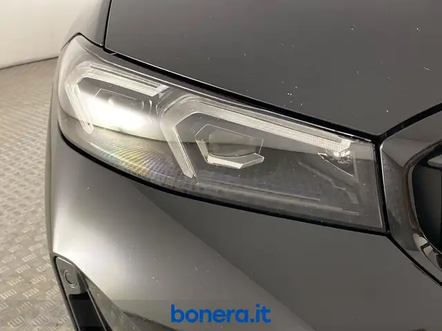 BMW 3 Series view 10