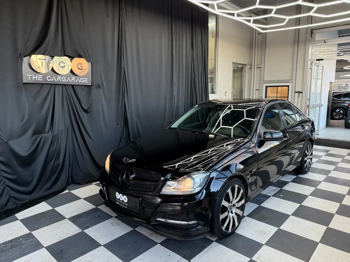 Mercedes-Benz C 250 C 250 CDI BlueEfficiency 4Matic (204.082) Schwarz - 1