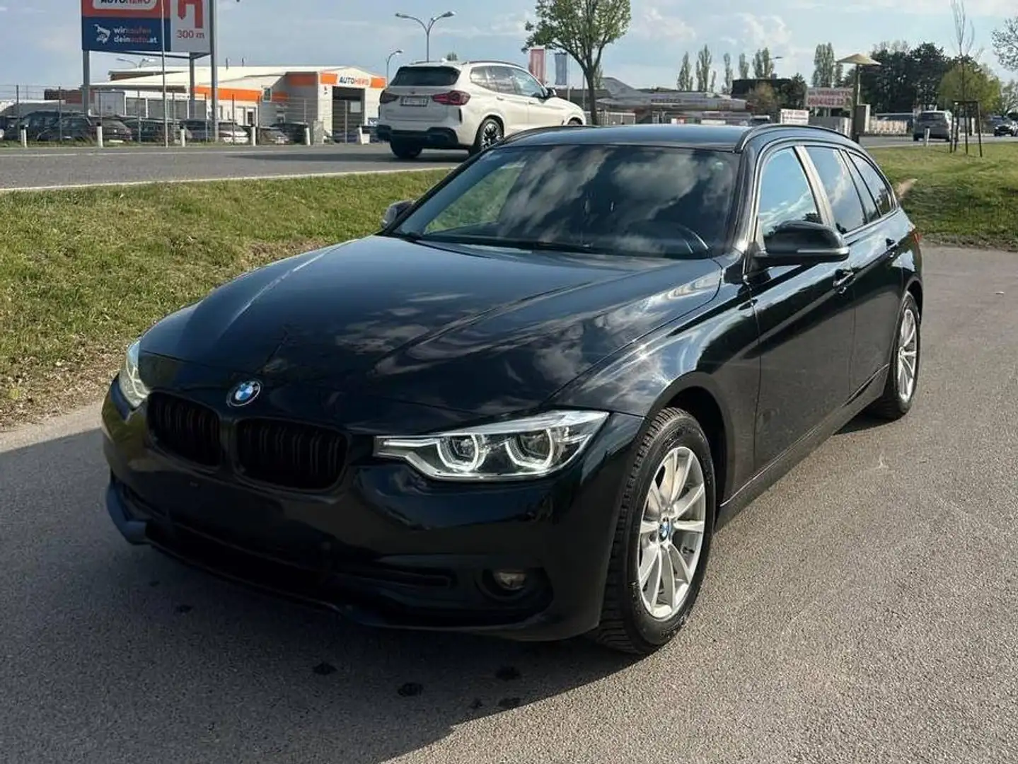 BMW 318 318d Touring Advantage Aut. Advantage Schwarz - 1