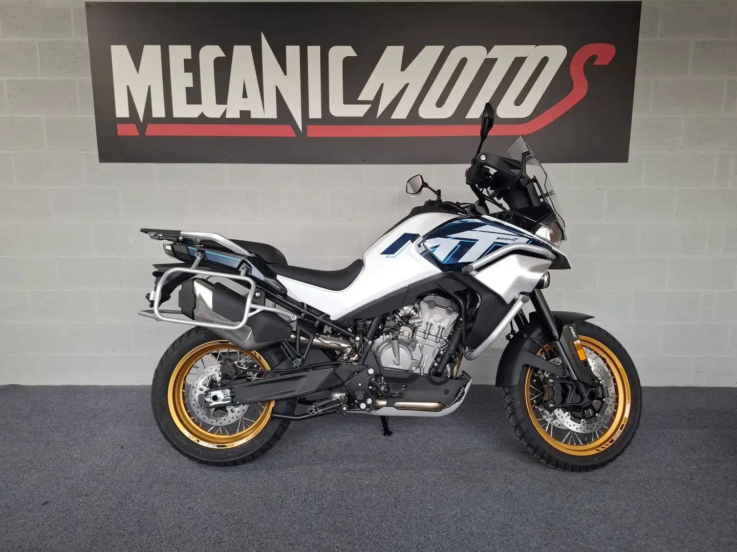 CFMOTO 800 MT EXPLORE 2025 BLACK DRAGOON DEALS Blanc - 1
