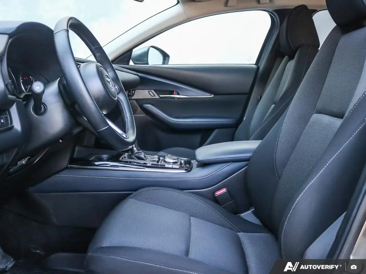 Mazda CX-30 photo Mazda CX-30