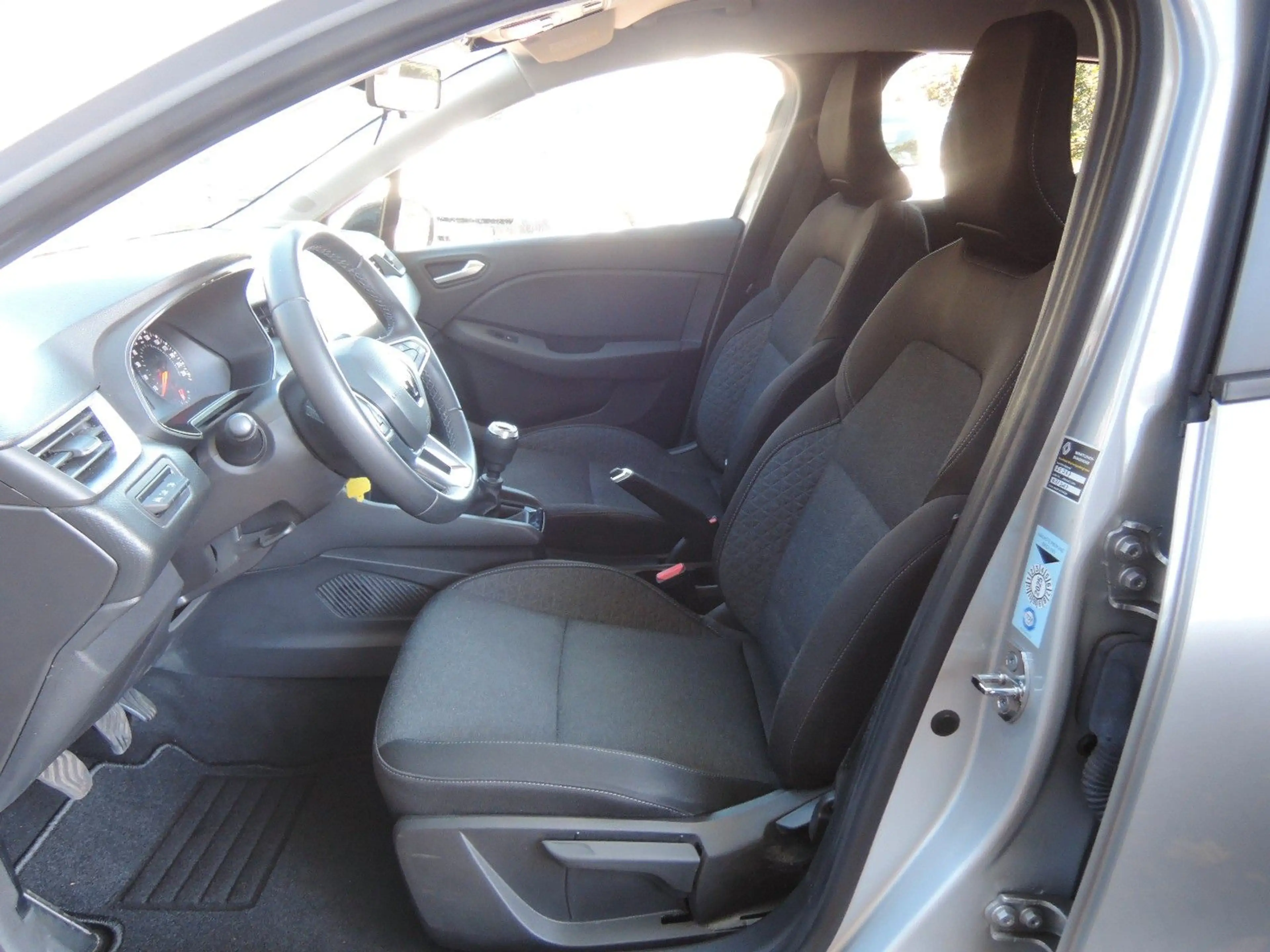 Renault Clio TCe 90 Equilibre  5-türig GJR,SHZ,Parkhilfe — photo 11