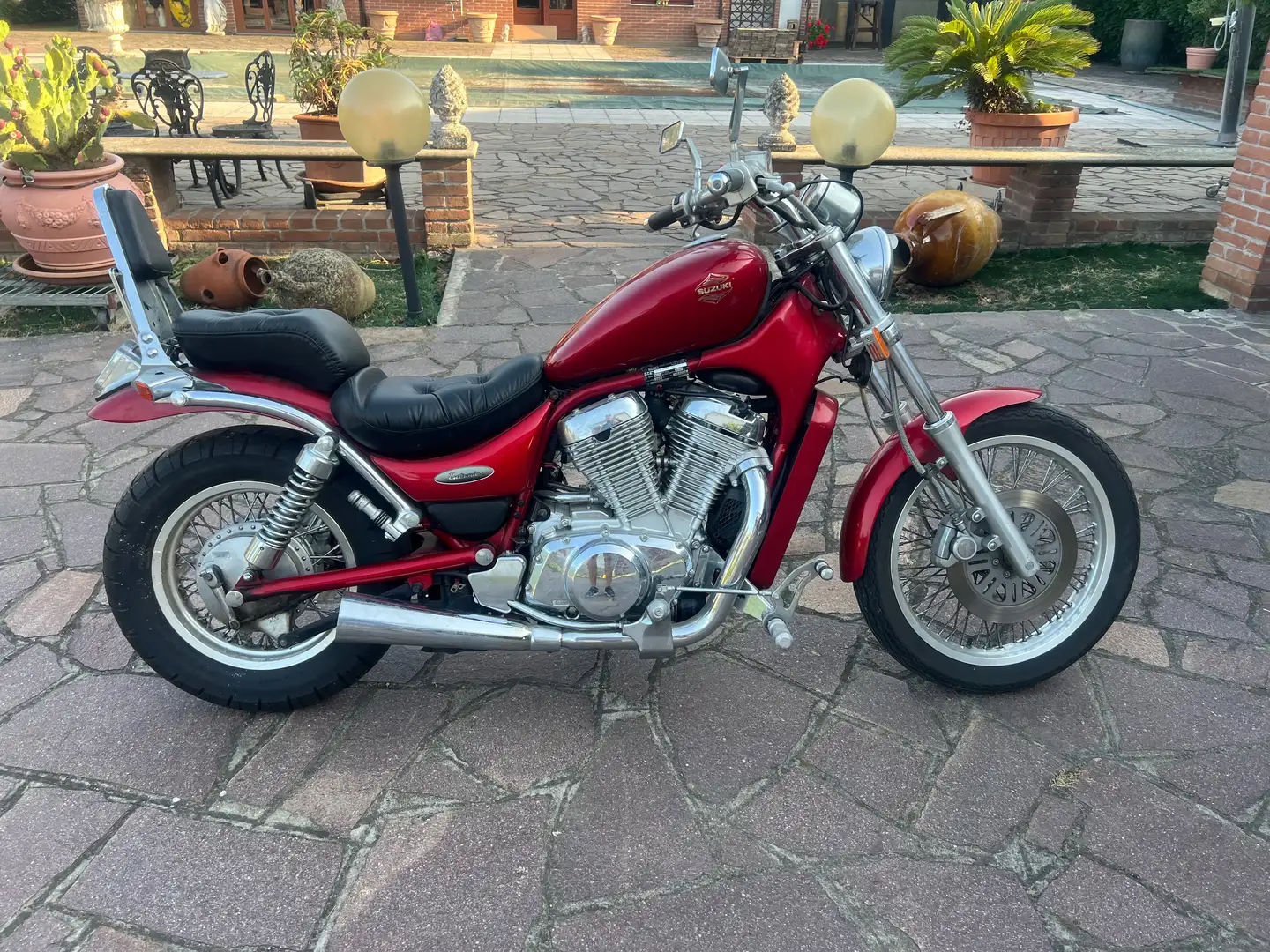 Suzuki Intruder M Suzuki Intruder 600 Czerwony - 1