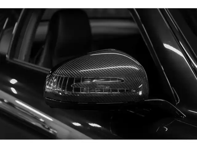 Mercedes-Benz SLS view 11