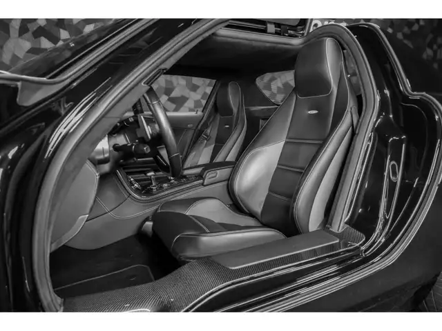 Mercedes-Benz SLS view 9