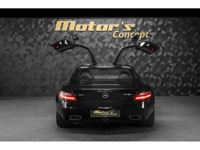 Mercedes-Benz SLS view 5