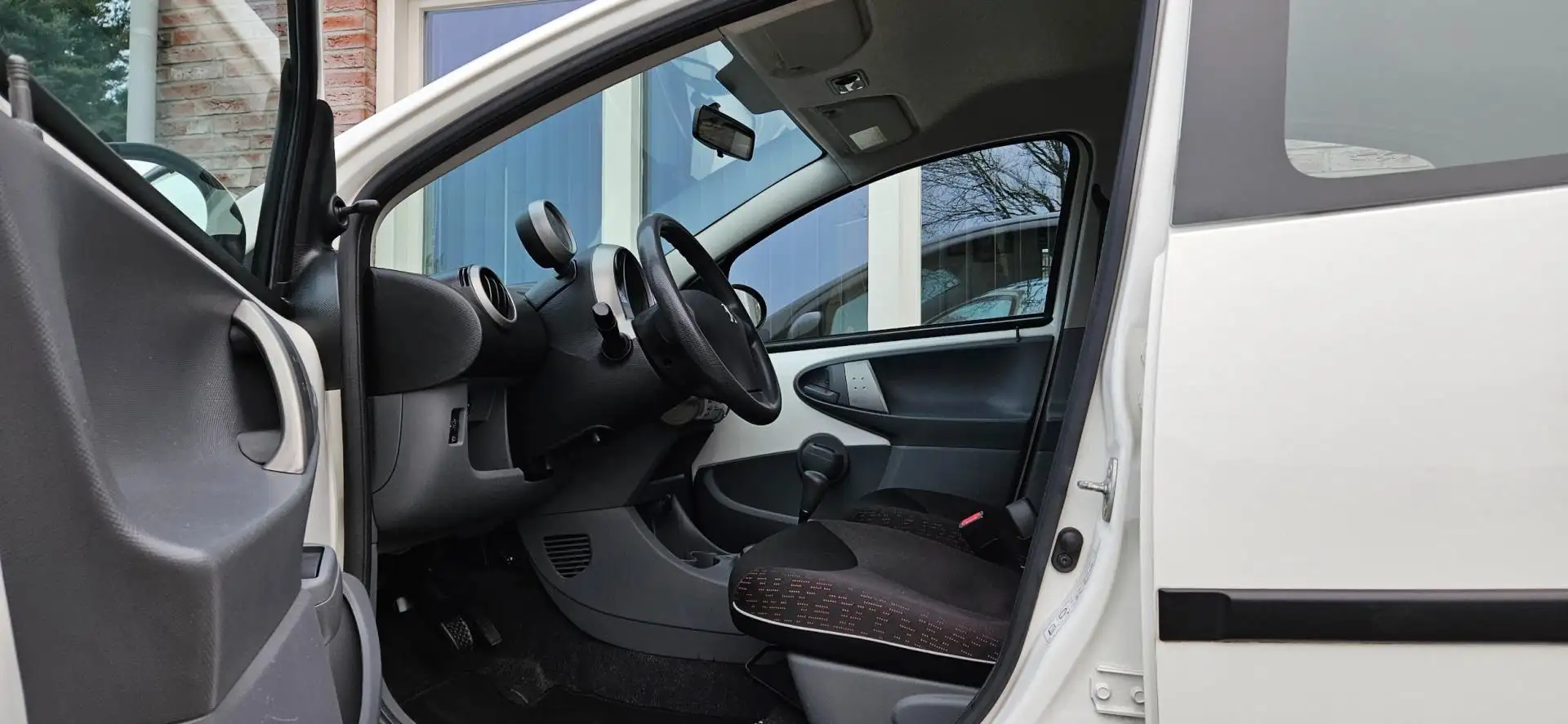 Peugeot 107 1.0-12V XS Automaat! Airco! 5-Deurs! Leuke/Nette A Weiß - 2