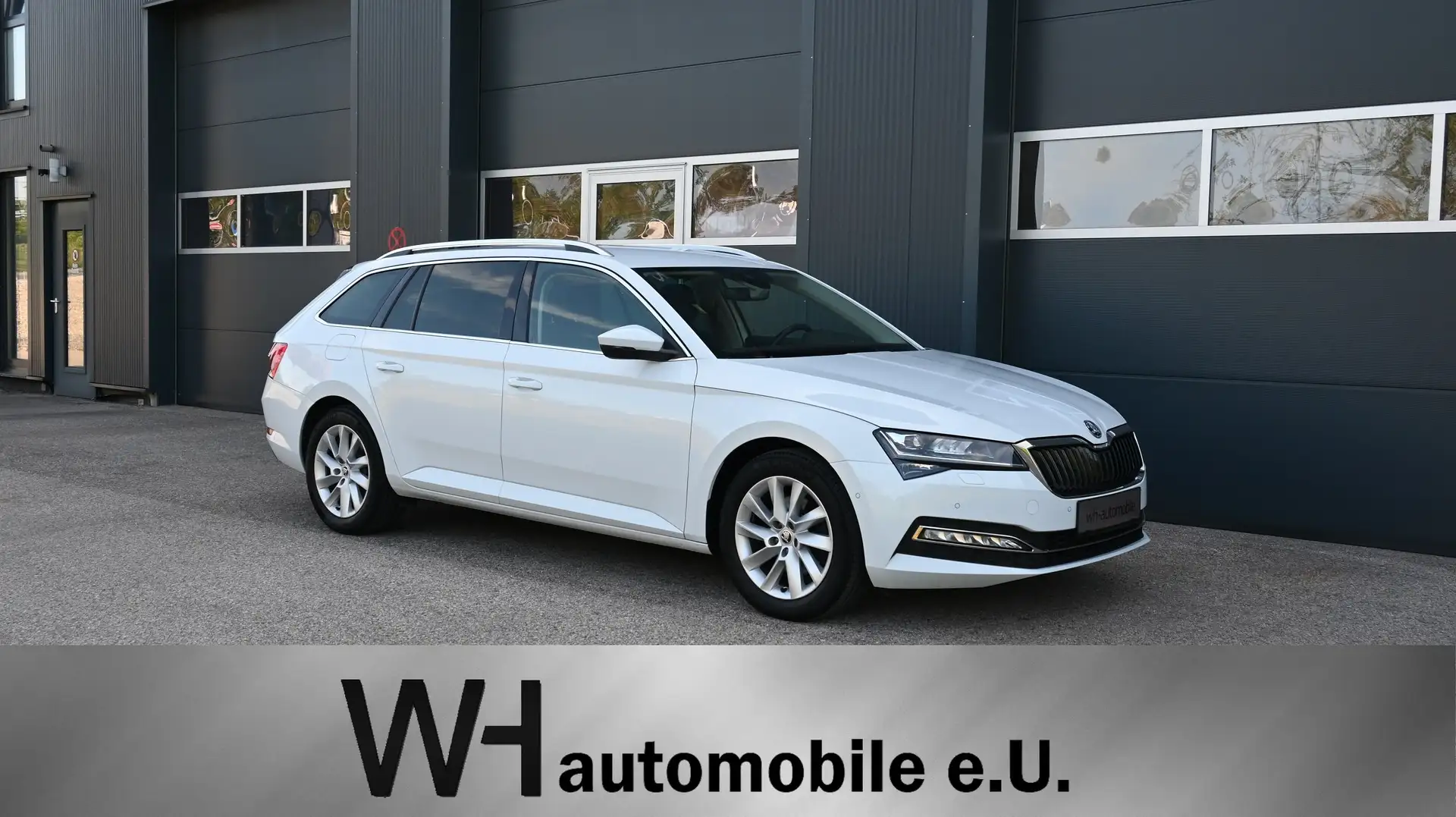 Skoda Superb Kombi 2,0 TDI Style / AHV / MATRIX / LEDER / Weiß - 1