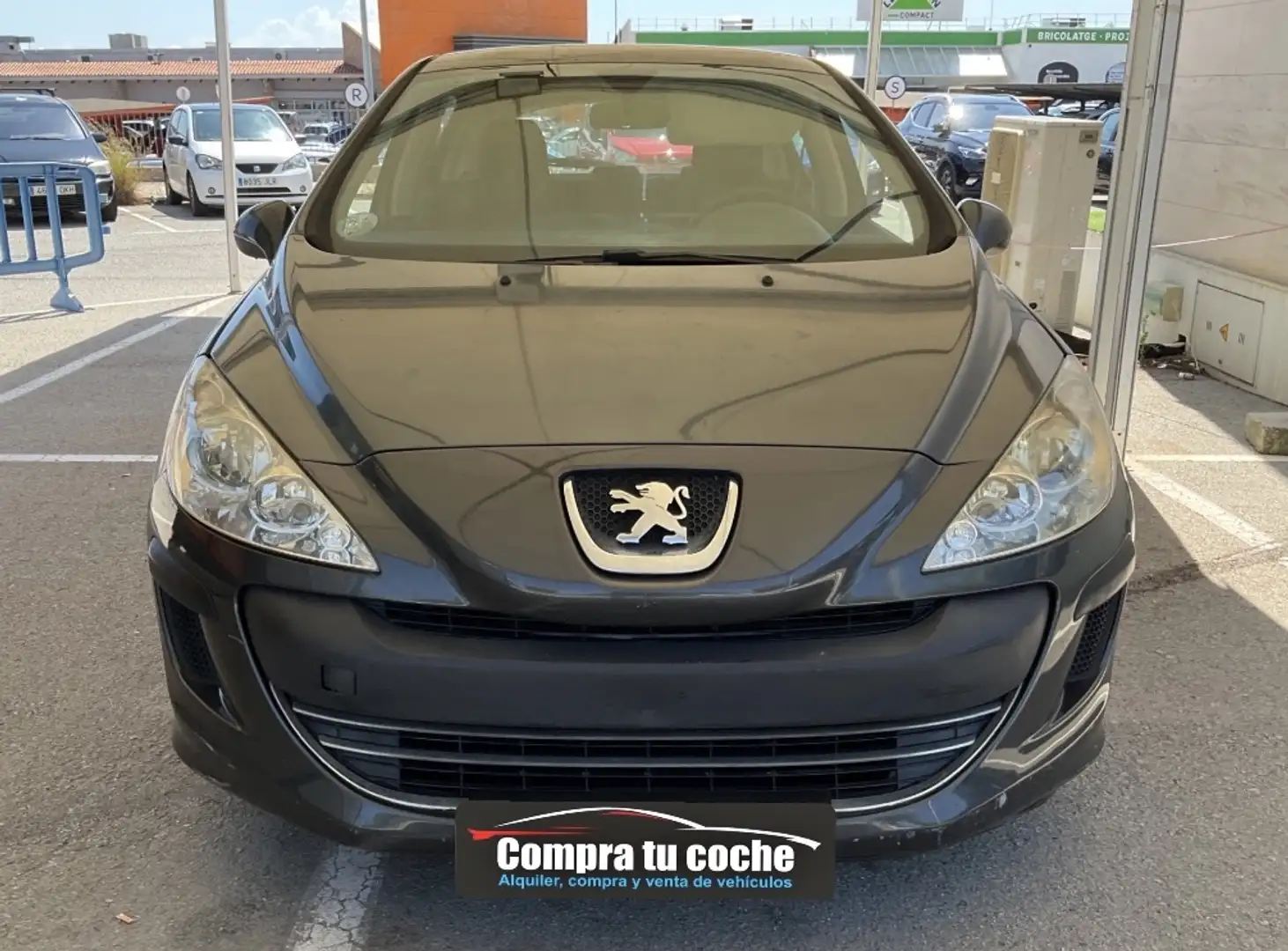 Peugeot 308 1.6HDI Confort Grau - 1