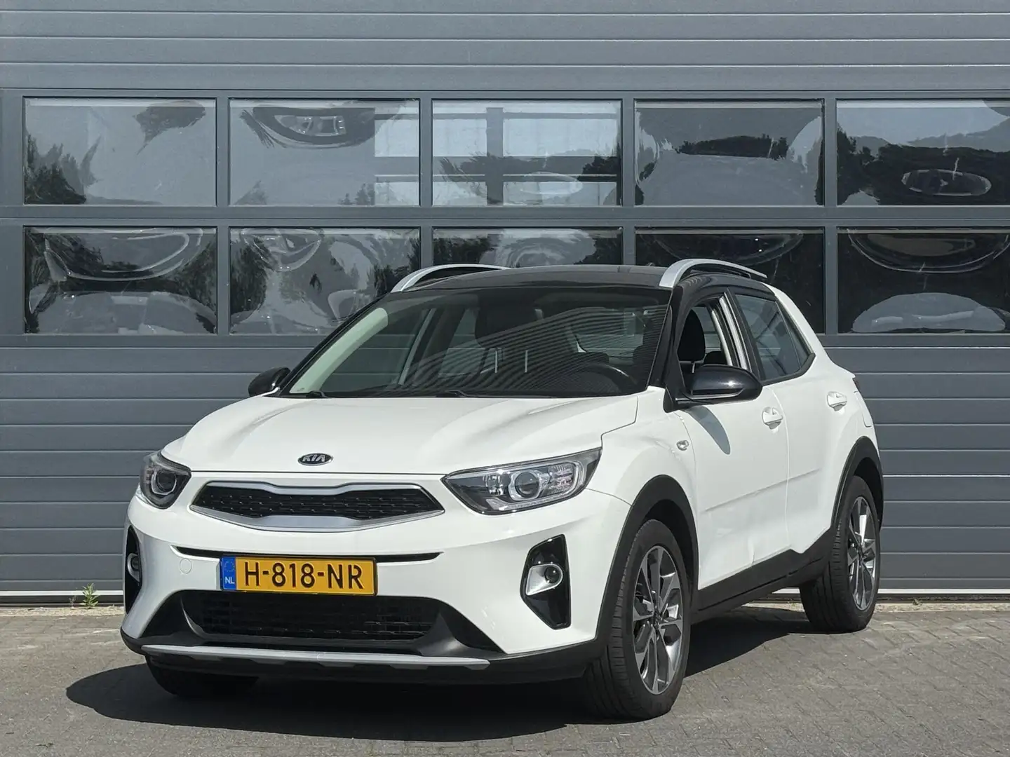 Kia Stonic 1.0 T-GDI DYNAMICLINE I ACHTERUITRIJCAMERA I CRUIS Белый - 1