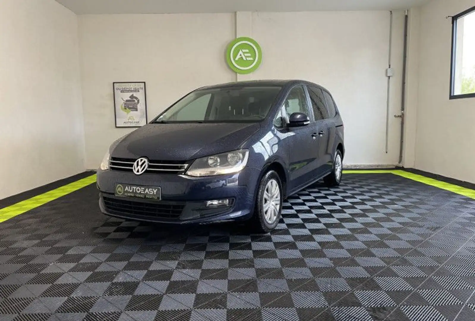 Volkswagen Sharan II 2.0 TDI 115ch BlueMotion FAP Trendline 5 PLACES %2B Bluetooth / Radars AV AR Gris - 1