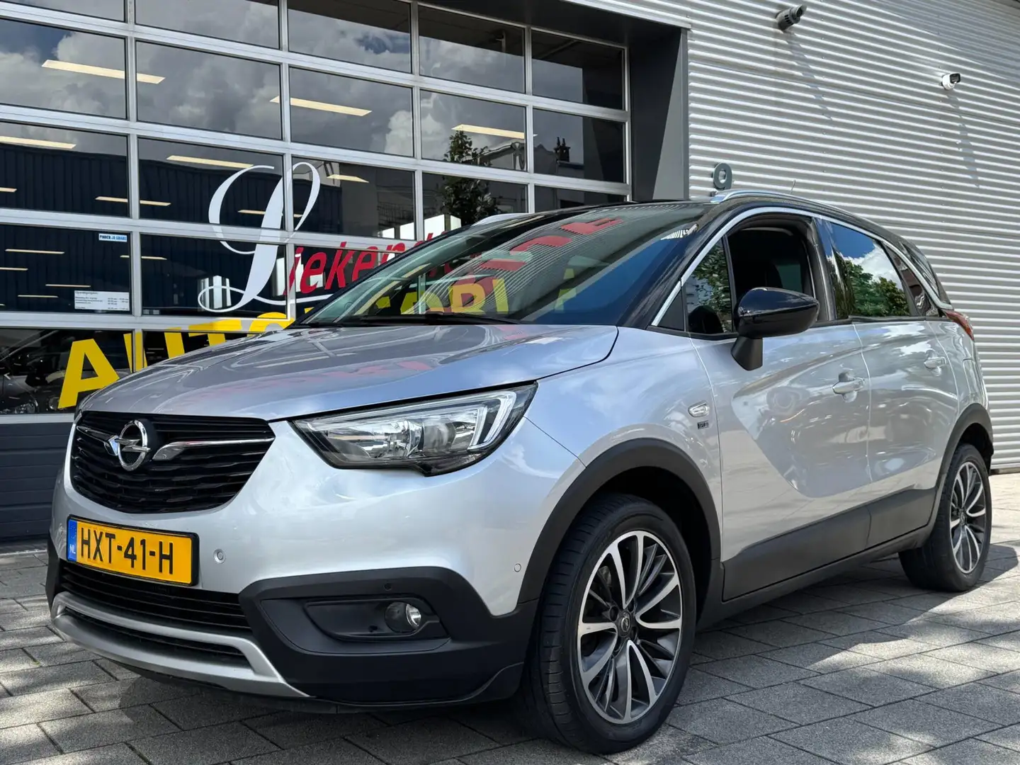 Opel Crossland X 1.2 Turbo 120 Jaar Edition - Navigatie / Apple Car Grijs - 1