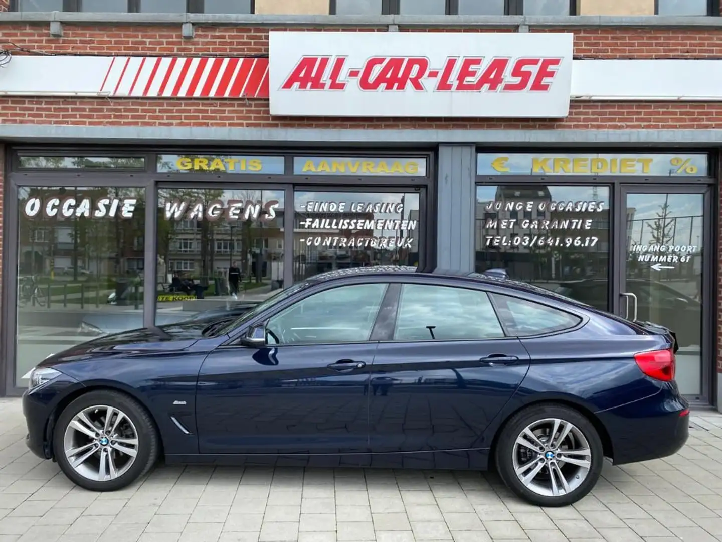 BMW 320 Sport / Leder / Edelhout / Design edition Blau - 1