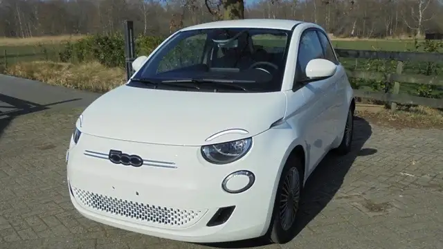 Fiat 500 view 3