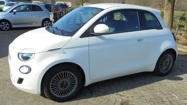 Fiat 500 view 2