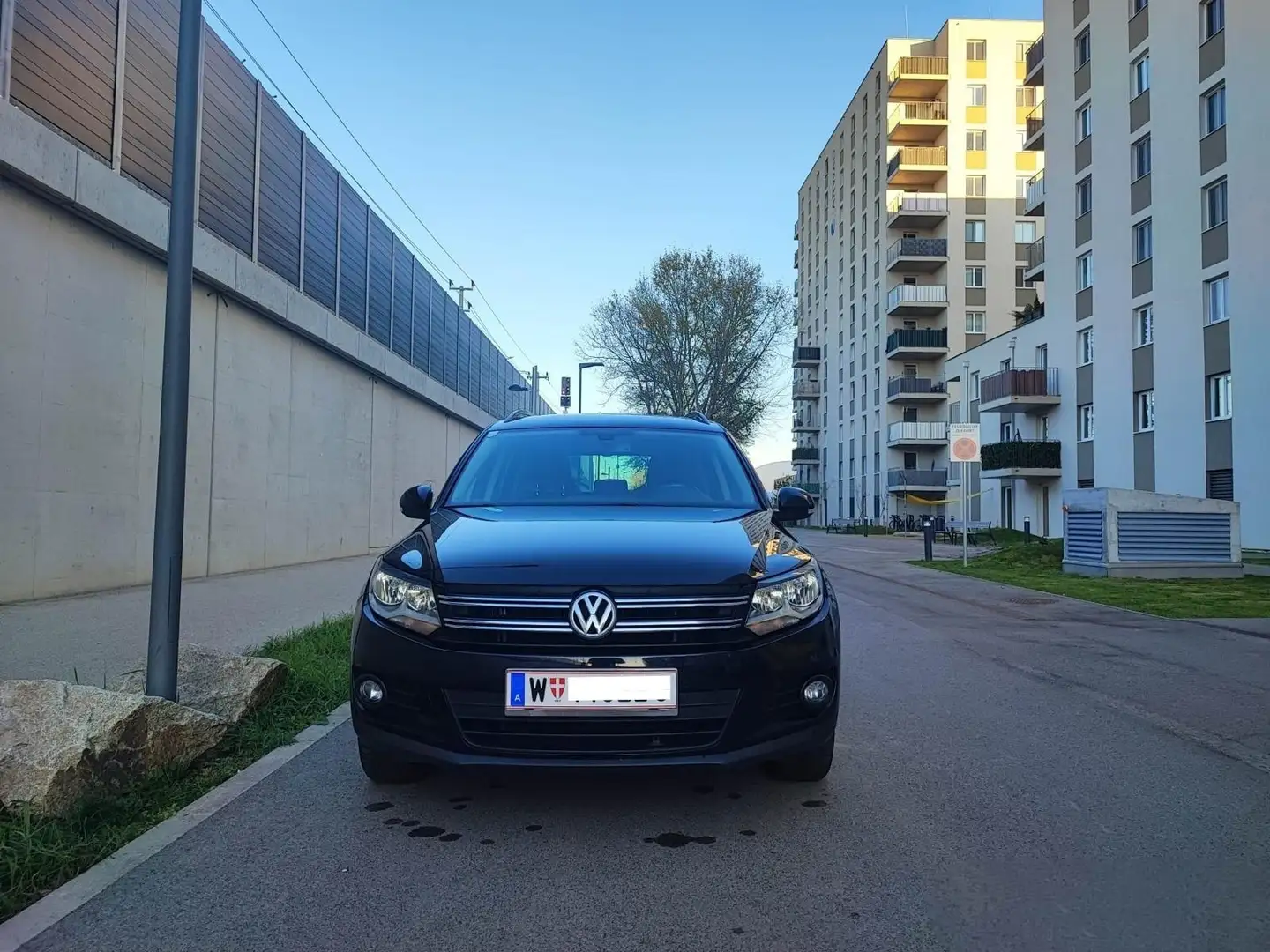 Volkswagen Tiguan Trend & Fun BMT Schwarz - 1