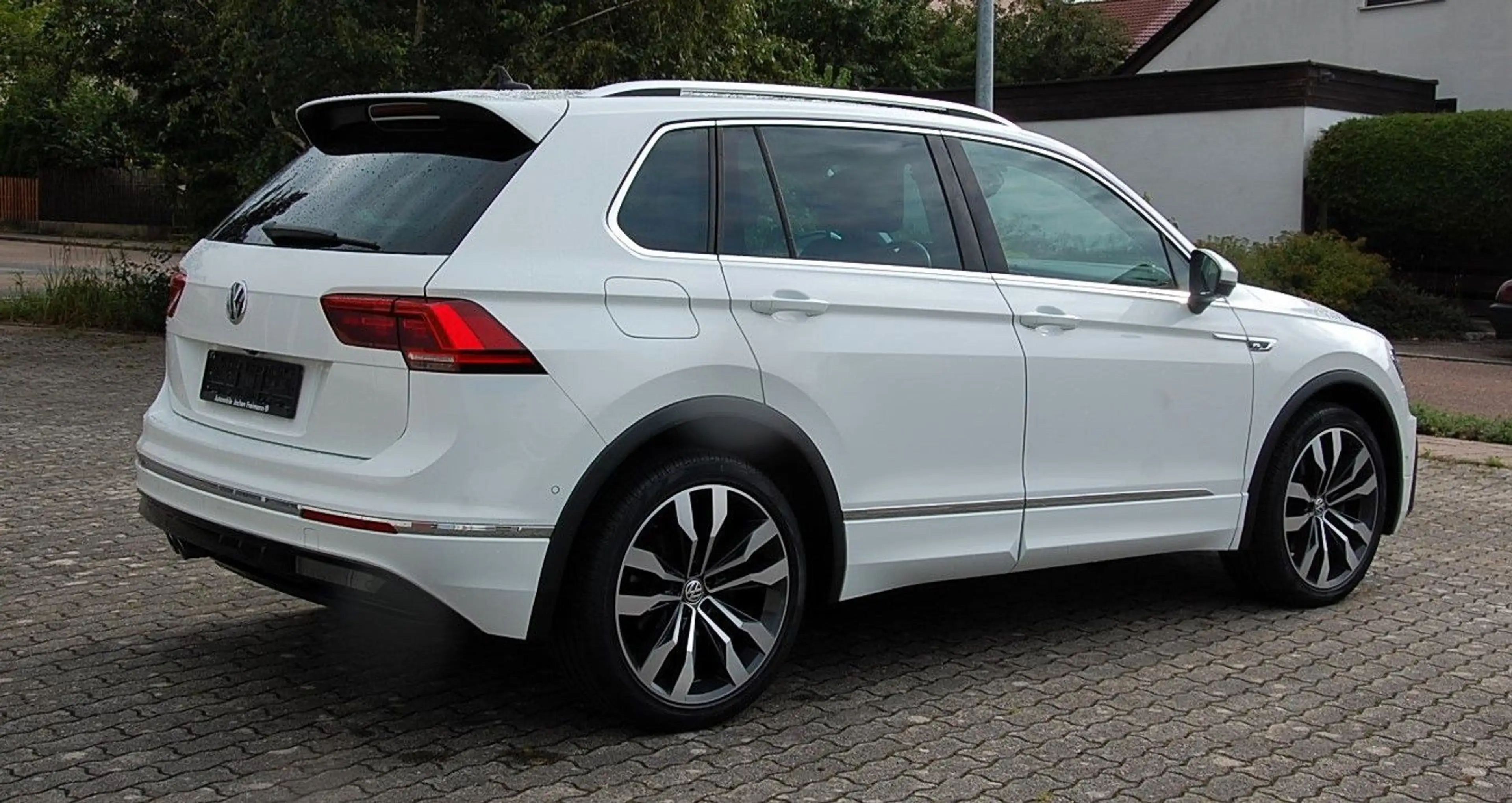 Volkswagen Tiguan 2.0 TDI 4Motion R Line Kamera Virtual ACC — photo 3