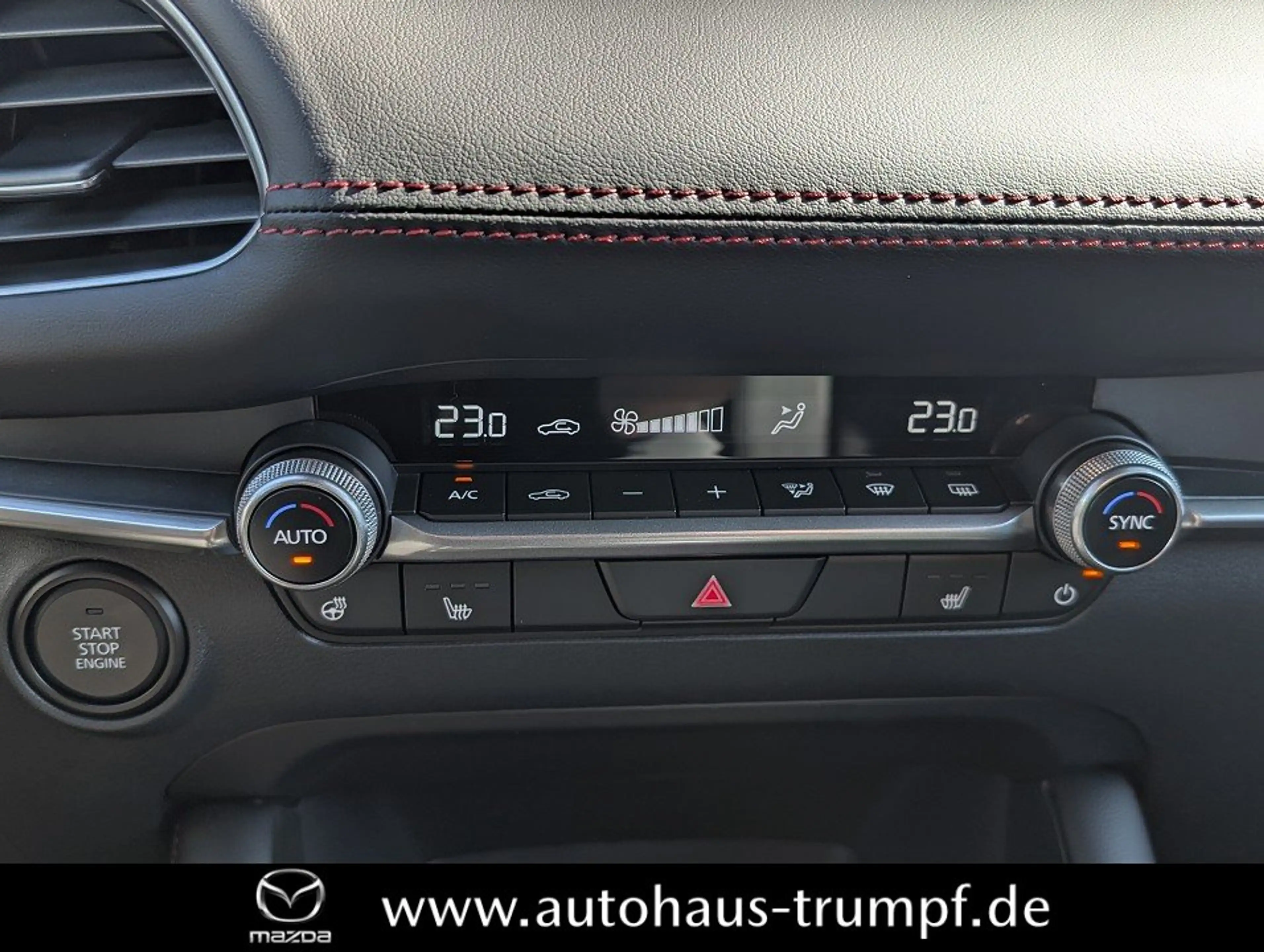 Mazda 3 2.5L e-SKYACTIV G 140ps — photo 15