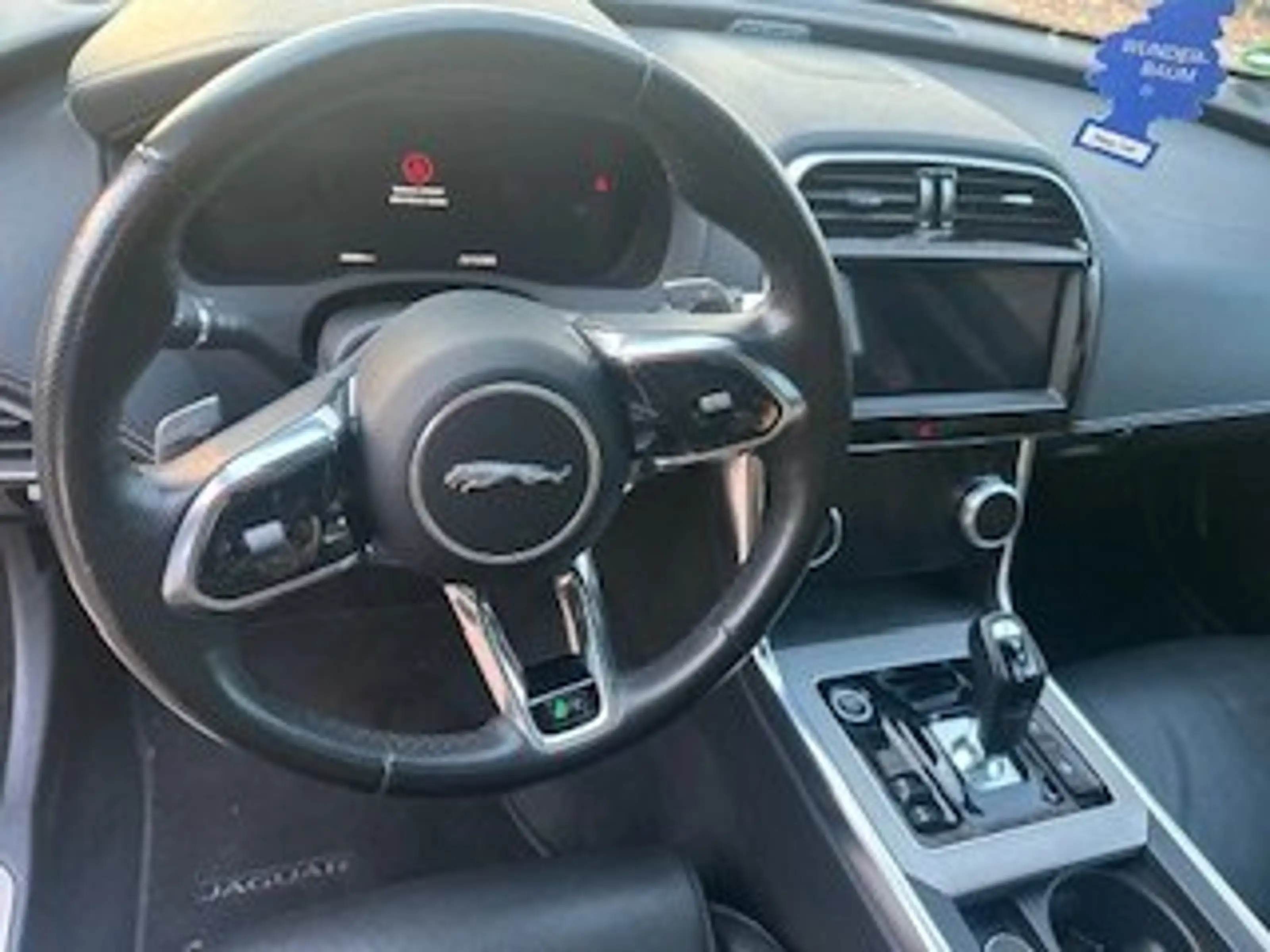 Jaguar XE R-Dynamic SE AWD — photo 12